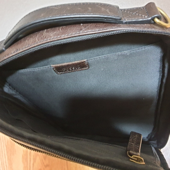 Fossil Messenger/Sling Bag - Picture 4 of 6